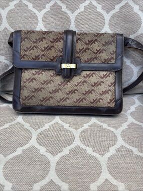Salvatore Ferragamo Vintage Brown and Gold Leather Logo Patch Shoulder Bag
